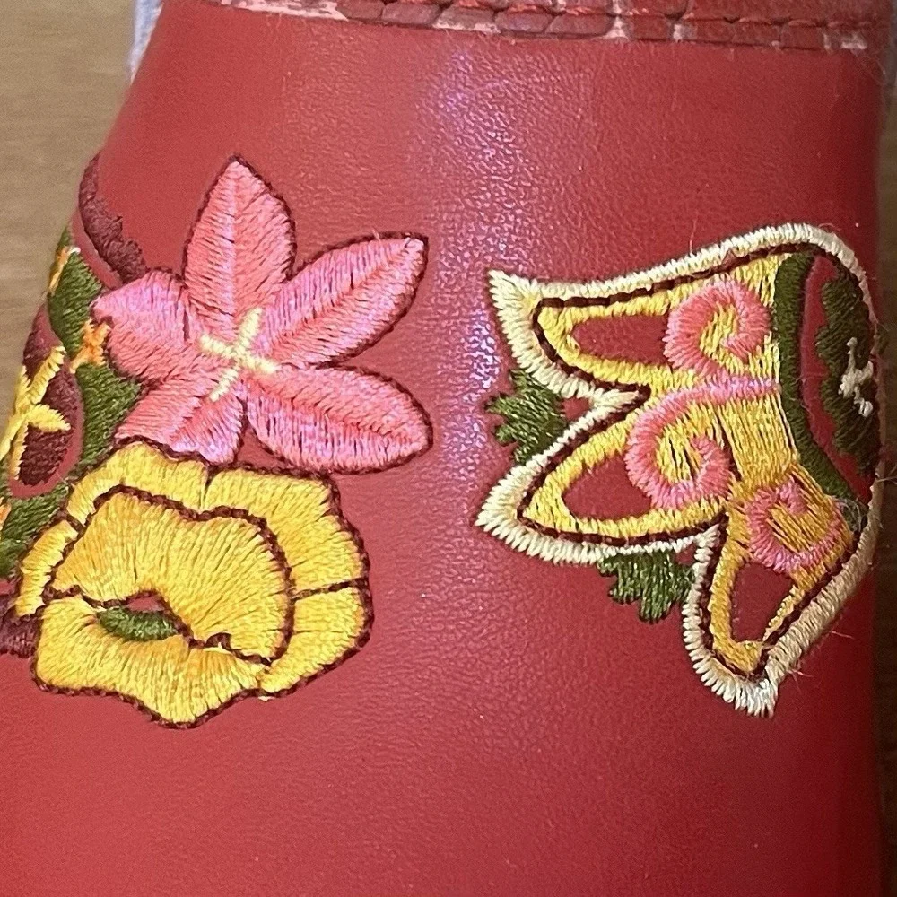 Hanna Andersson Red Floral Leather Wooden Clogs Girls EU 27 Back Strap READ‎